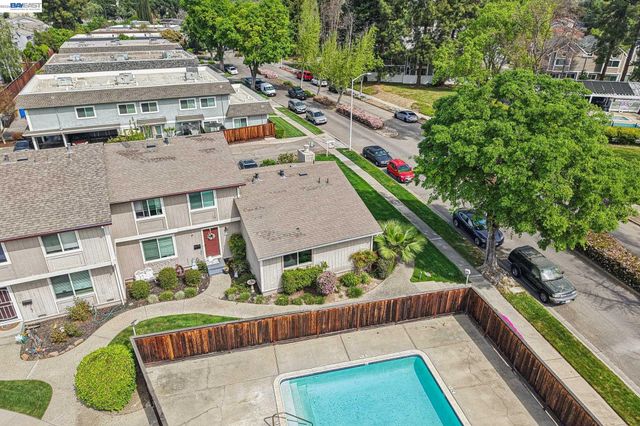 4433 Fairlands Dr, Pleasanton, CA 94588