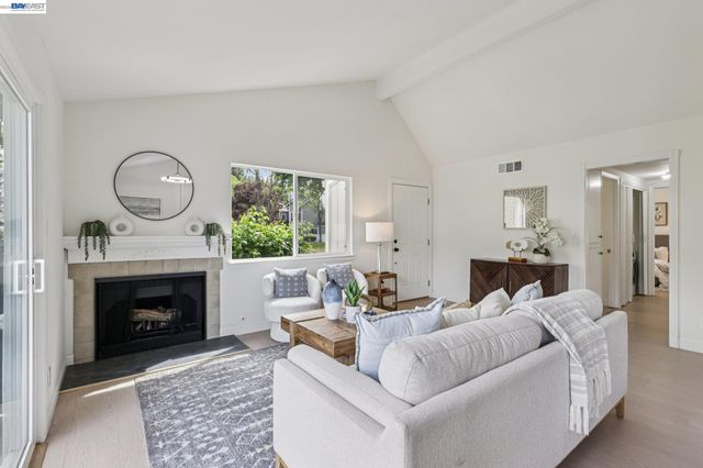 4433 Fairlands Dr, Pleasanton, CA 94588