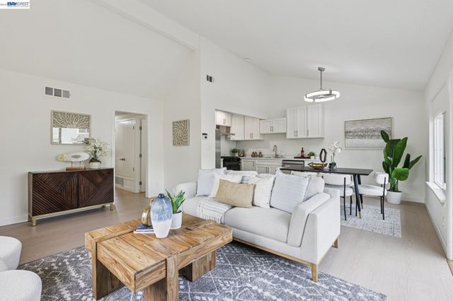 4433 Fairlands Dr, Pleasanton, CA 94588