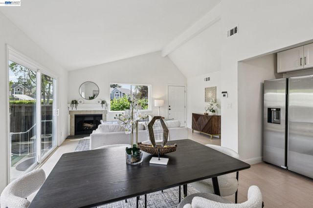 4433 Fairlands Dr, Pleasanton, CA 94588