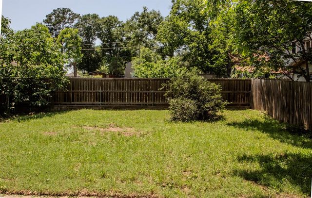 804 S Chappell Hill Street, Brenham, TX 77833