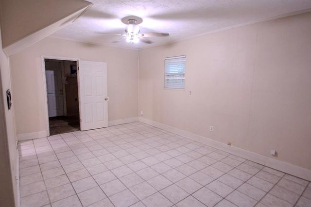 804 S Chappell Hill Street, Brenham, TX 77833