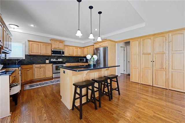 23603 W 72nd Terrace, Shawnee, KS 66227