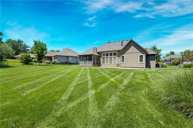 23603 W 72nd Terrace, Shawnee, KS 66227