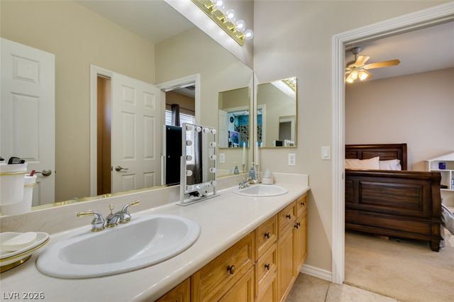 62 Perennial Border Court, Las Vegas, NV 89148