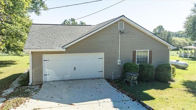 358 Roscoe Davis Road, Monroe, GA 30656