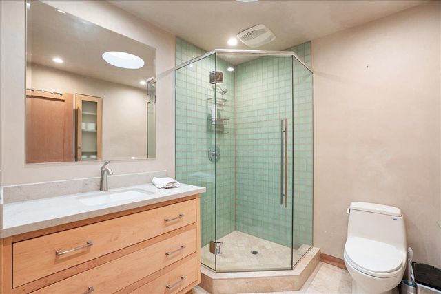 741 E Hillcrest Ave, Yuba City, CA 95991