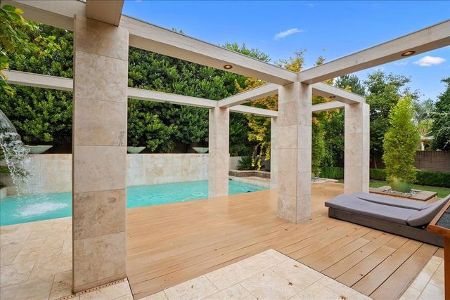 741 E Hillcrest Ave, Yuba City, CA 95991