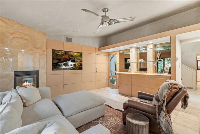 741 E Hillcrest Ave, Yuba City, CA 95991