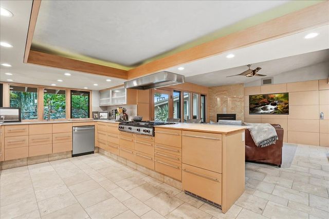 741 E Hillcrest Ave, Yuba City, CA 95991