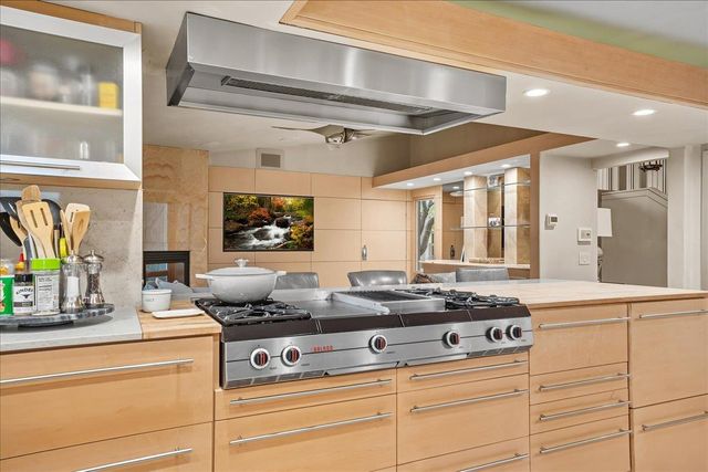 741 E Hillcrest Ave, Yuba City, CA 95991