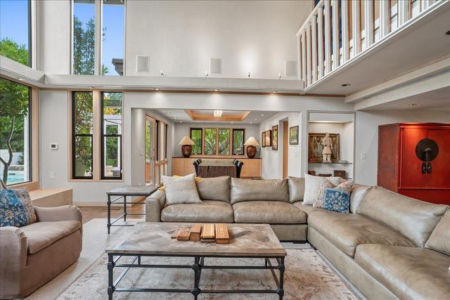 741 E Hillcrest Ave, Yuba City, CA 95991