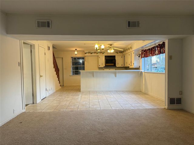 444 Southern Oaks Drive, Lake Jackson, TX 77566