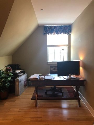 1 Powder Mill Square 408, Andover, MA 01810
