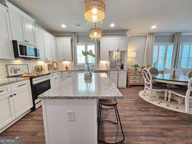 4959 Noble Village Way, Lilburn, GA 30047