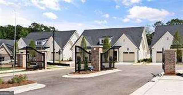 4959 Noble Village Way, Lilburn, GA 30047