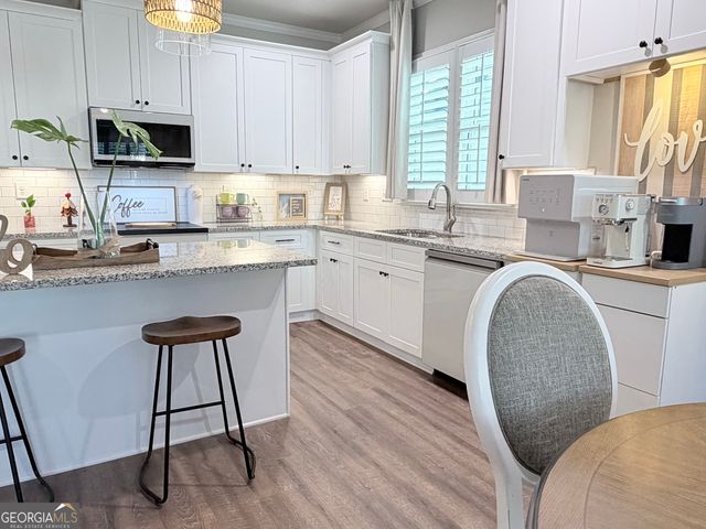 4959 Noble Village Way, Lilburn, GA 30047