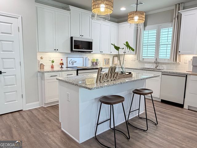4959 Noble Village Way, Lilburn, GA 30047