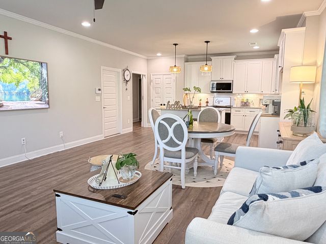 4959 Noble Village Way, Lilburn, GA 30047