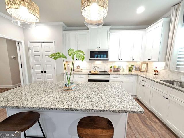 4959 Noble Village Way, Lilburn, GA 30047
