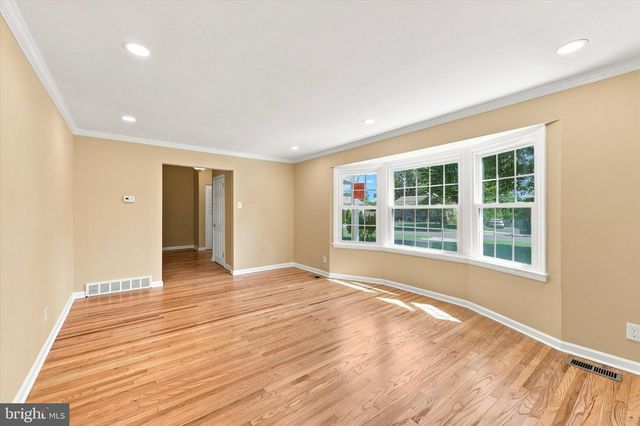 884 STIRRUP LN, Warrington, PA 18976