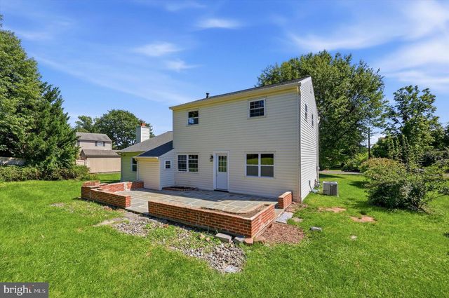 884 STIRRUP LN, Warrington, PA 18976