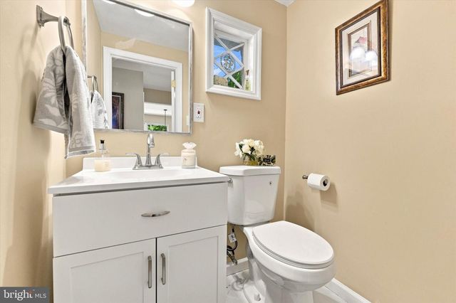 884 STIRRUP LN, Warrington, PA 18976