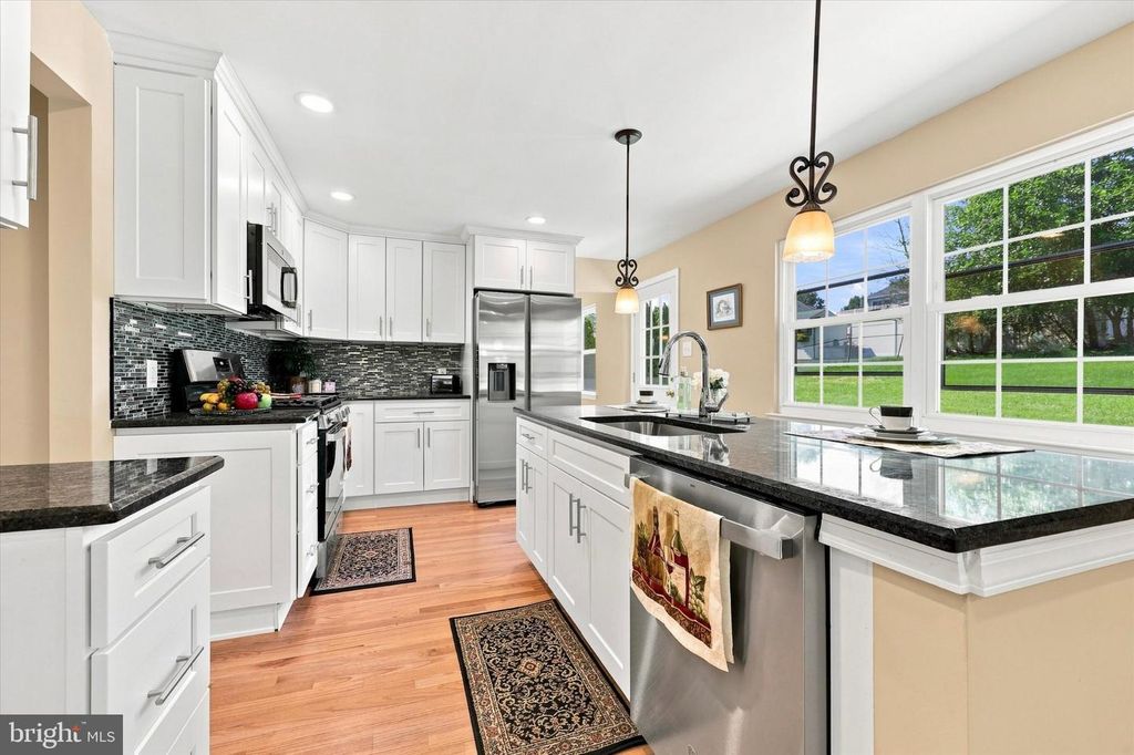 884 STIRRUP LN, WARRINGTON, PA 18976 — photo 3