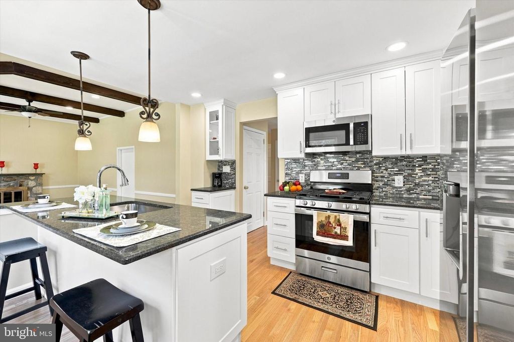 884 STIRRUP LN, WARRINGTON, PA 18976 — photo 4