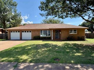 2807 LAMBETH WAY, Wichita Falls, TX 76309