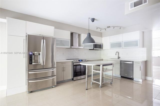 14333 Memorial Hwy 9K, Miami, FL 33161