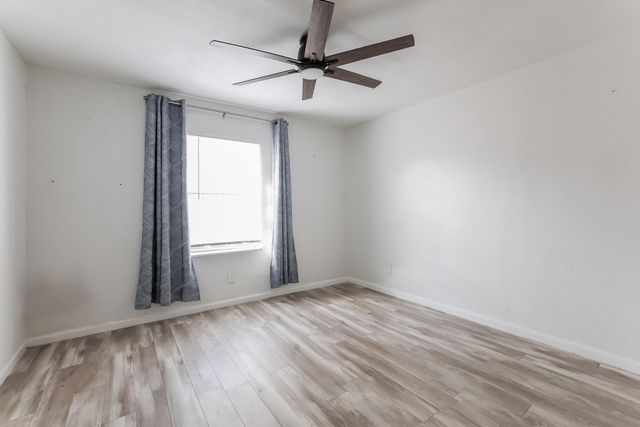 2219 72nd Street A, Galveston, TX 77551
