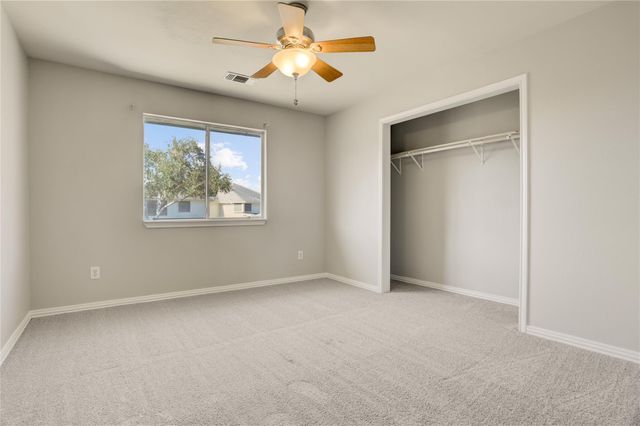 3302 S Bending Oaks Lane, Pearland, TX 77584