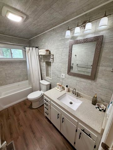 1316 Genesta Drive, Evansville, IN 47720