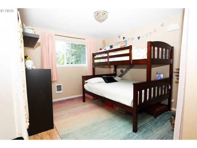 16837 Se POWELL Blvd, Portland, OR 97236