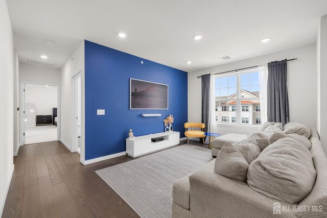 242 Lorhan Drive, Piscataway, NJ 08854