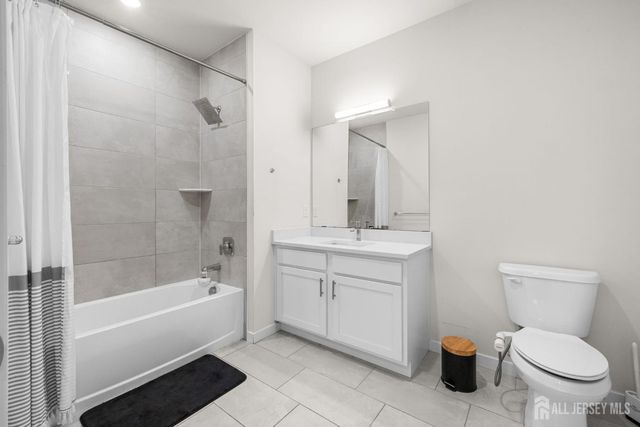 242 Lorhan Drive, Piscataway, NJ 08854