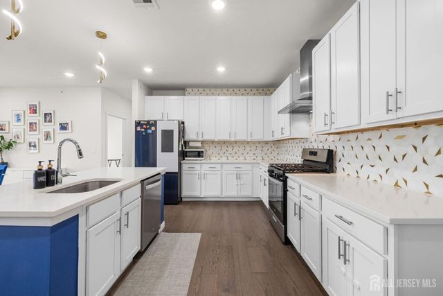 242 Lorhan Drive, Piscataway, NJ 08854