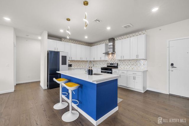 242 Lorhan Drive, Piscataway, NJ 08854