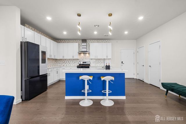 242 Lorhan Drive, Piscataway, NJ 08854