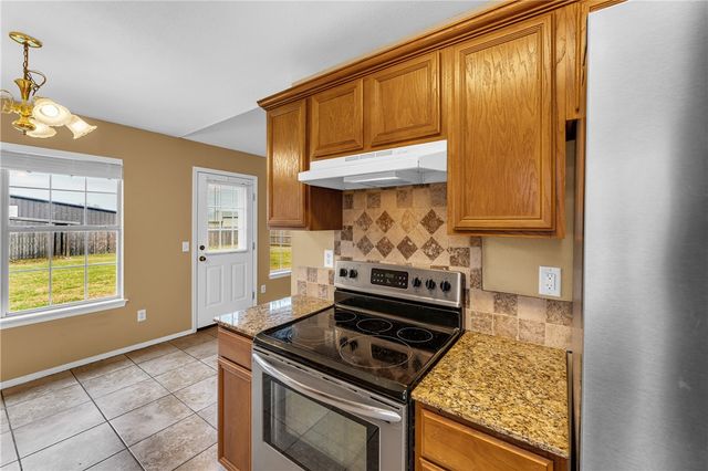 200 Sun Meadow Drive, Centerton, AR 72719