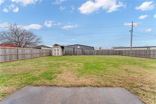 200 Sun Meadow Drive, Centerton, AR 72719
