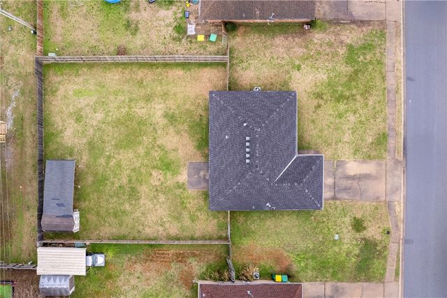 200 Sun Meadow Drive, Centerton, AR 72719