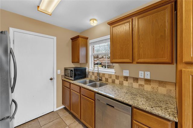 200 Sun Meadow Drive, Centerton, AR 72719