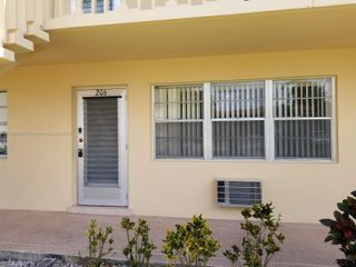 206 Sheffield I 206, West Palm Beach, FL 33417