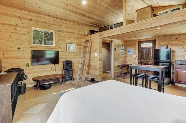 20816 Oxbow Way, Grass Valley, CA 95949