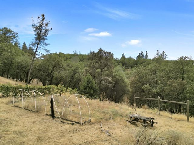 20816 Oxbow Way, Grass Valley, CA 95949