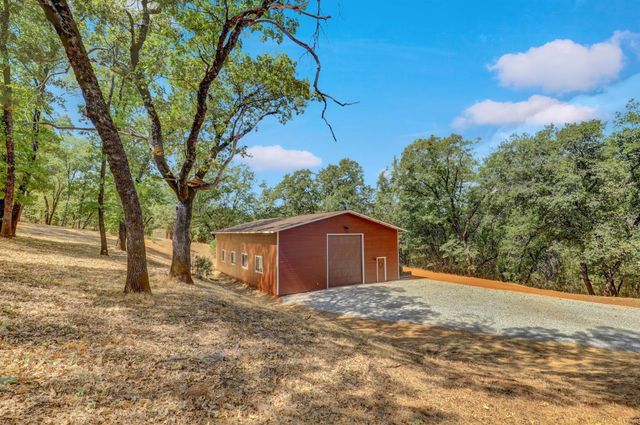 20816 Oxbow Way, Grass Valley, CA 95949