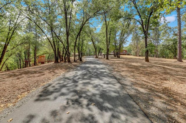 20816 Oxbow Way, Grass Valley, CA 95949