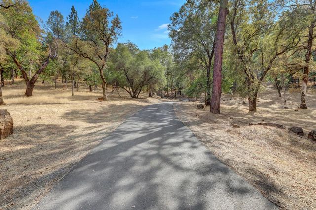 20816 Oxbow Way, Grass Valley, CA 95949
